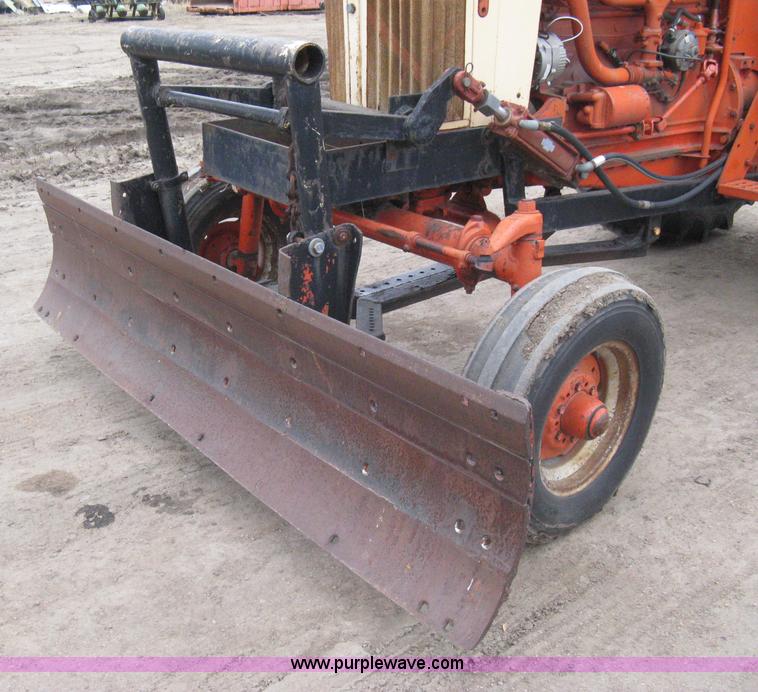 image for item I5655 Case 930 Comfort King tractor