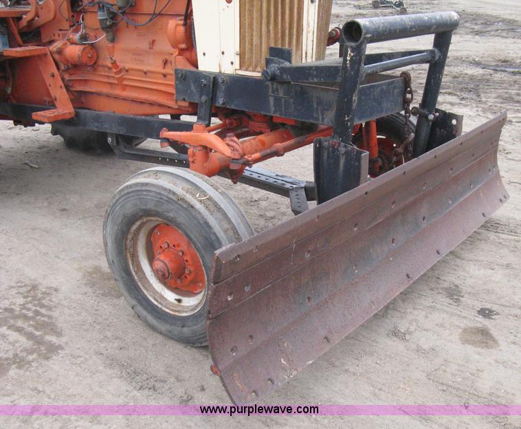 image for item I5655 Case 930 Comfort King tractor