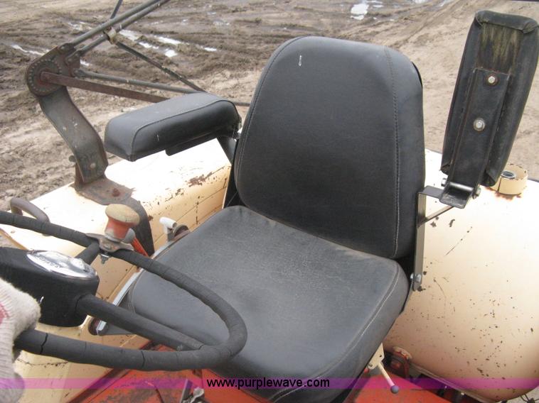 image for item I5655 Case 930 Comfort King tractor