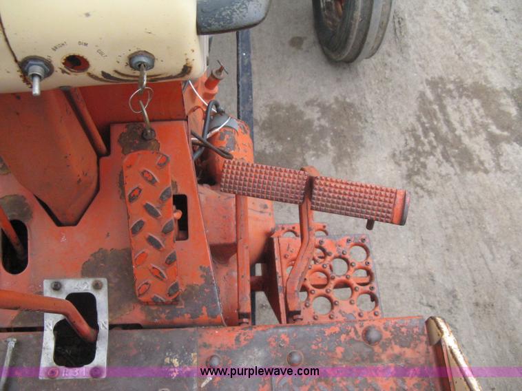 image for item I5655 Case 930 Comfort King tractor