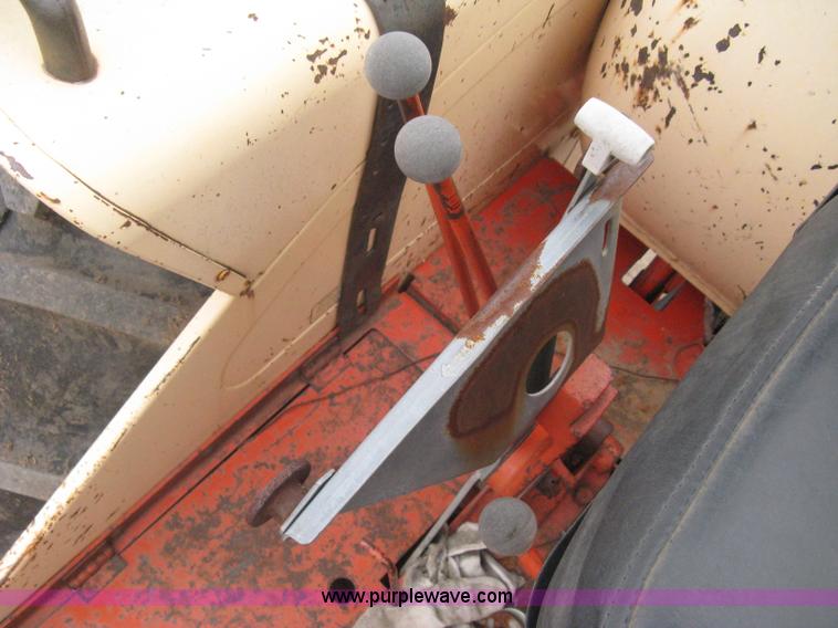 image for item I5655 Case 930 Comfort King tractor