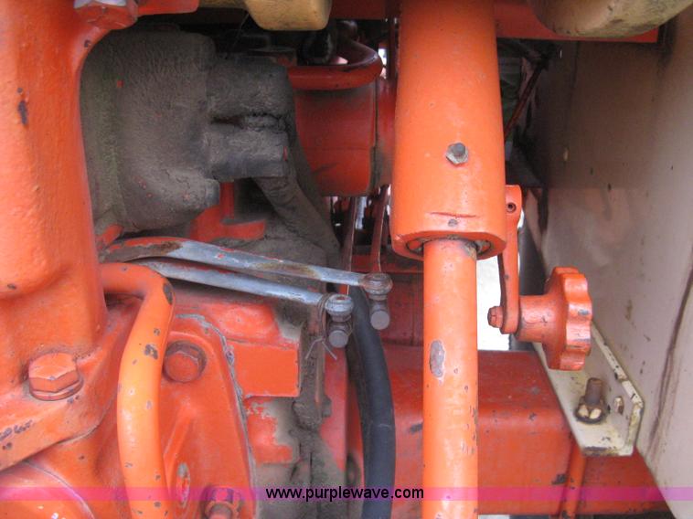 image for item I5655 Case 930 Comfort King tractor