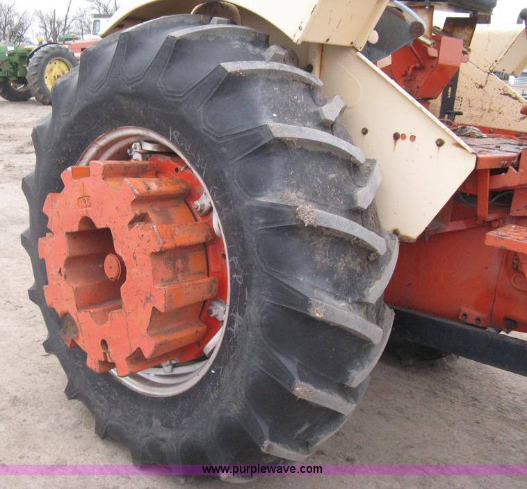 image for item I5655 Case 930 Comfort King tractor