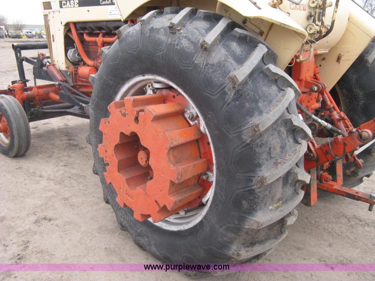 image for item I5655 Case 930 Comfort King tractor