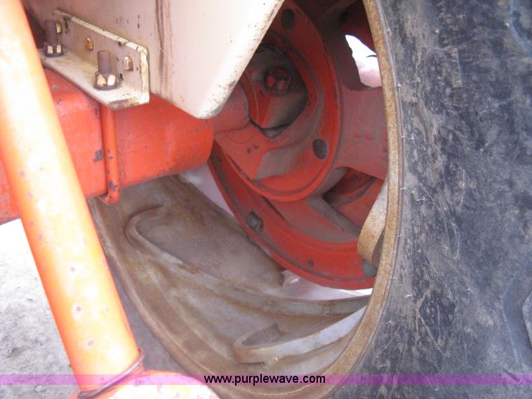 image for item I5655 Case 930 Comfort King tractor