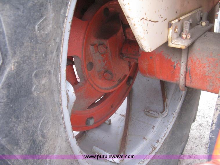 image for item I5655 Case 930 Comfort King tractor