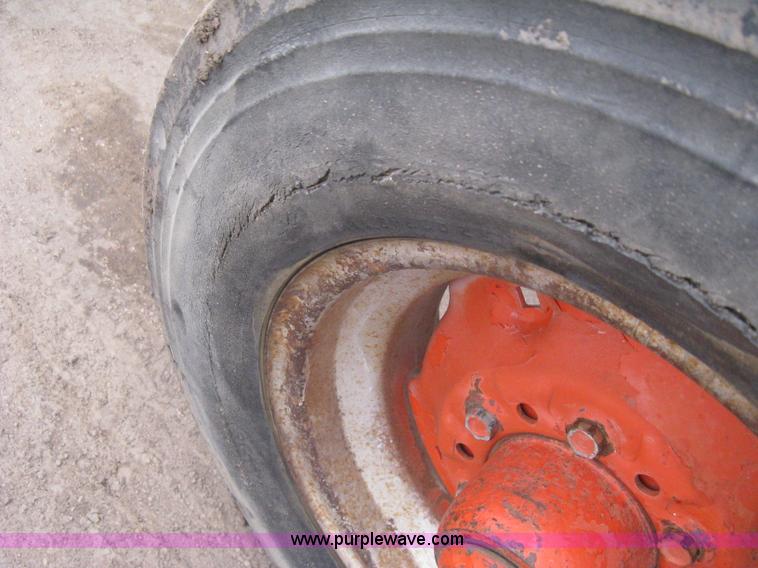 image for item I5655 Case 930 Comfort King tractor