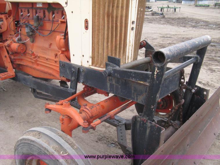 image for item I5655 Case 930 Comfort King tractor