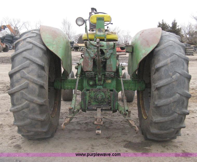 image for item I5660 John Deere 3010 tractor