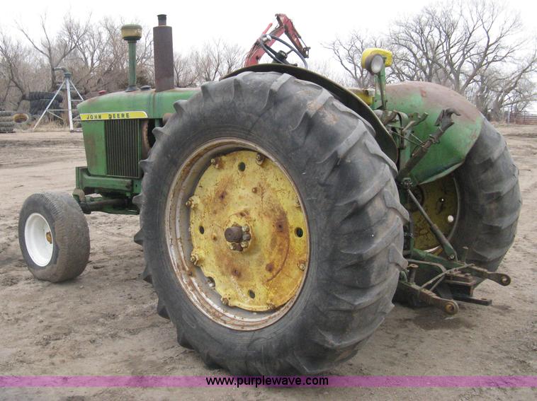 image for item I5660 John Deere 3010 tractor