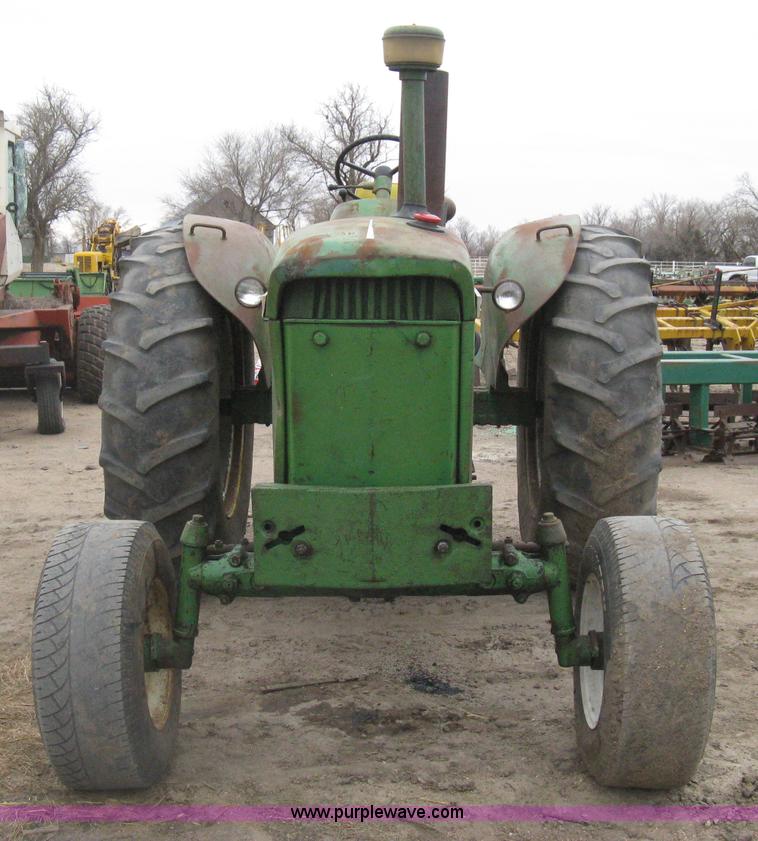 image for item I5660 John Deere 3010 tractor