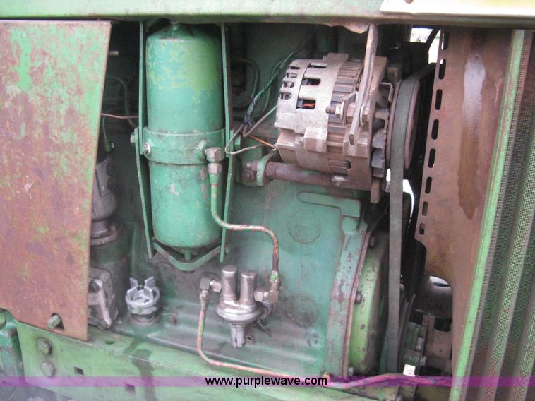 image for item I5660 John Deere 3010 tractor