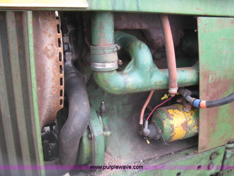 image for item I5660 John Deere 3010 tractor