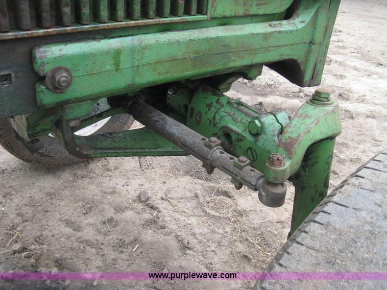 image for item I5660 John Deere 3010 tractor