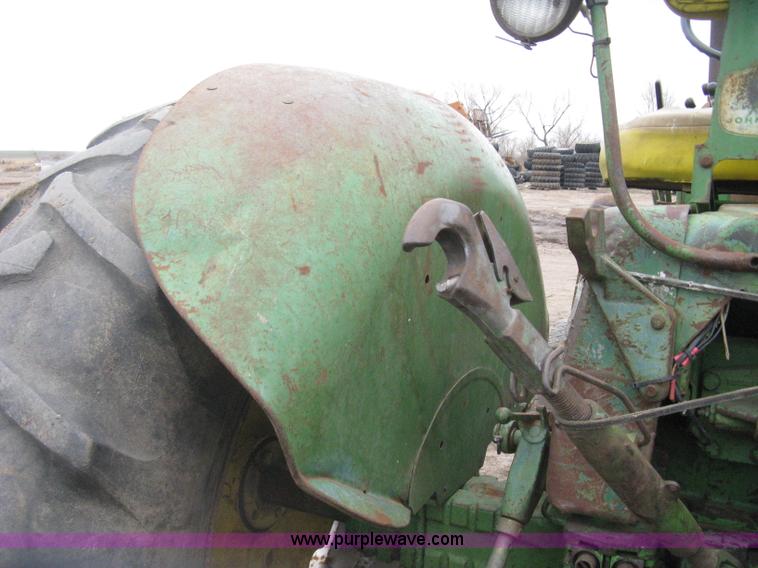 image for item I5660 John Deere 3010 tractor