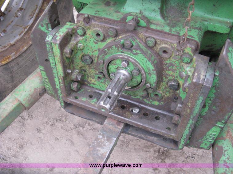 image for item I5660 John Deere 3010 tractor