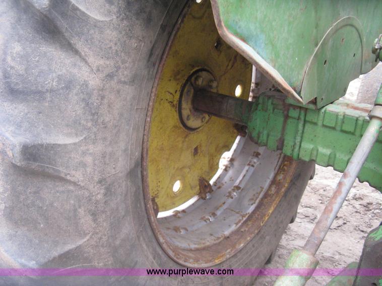 image for item I5660 John Deere 3010 tractor