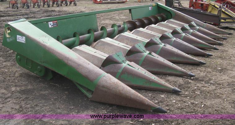 image for item I5671 John Deere 843 corn head