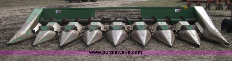 image for item I5671 John Deere 843 corn head
