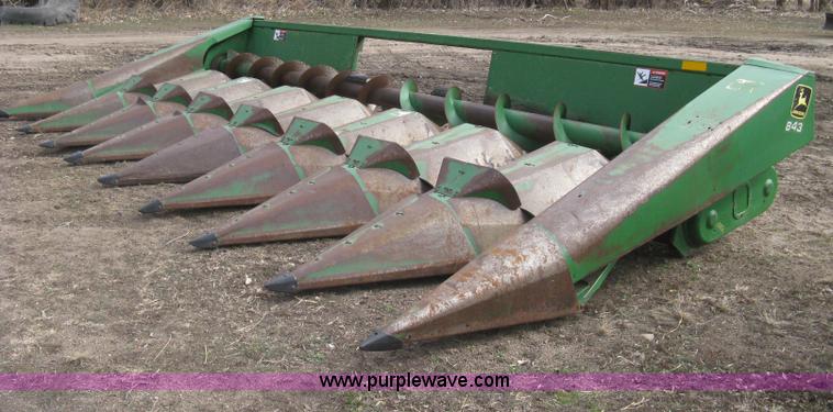 image for item I5671 John Deere 843 corn head