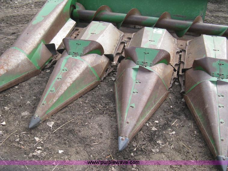 image for item I5671 John Deere 843 corn head