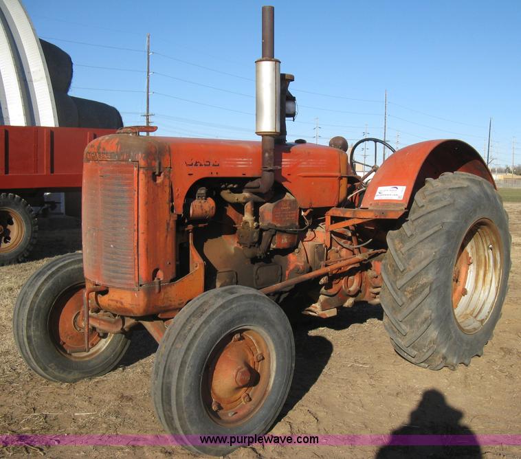 image for item I5675 Case LA tractor