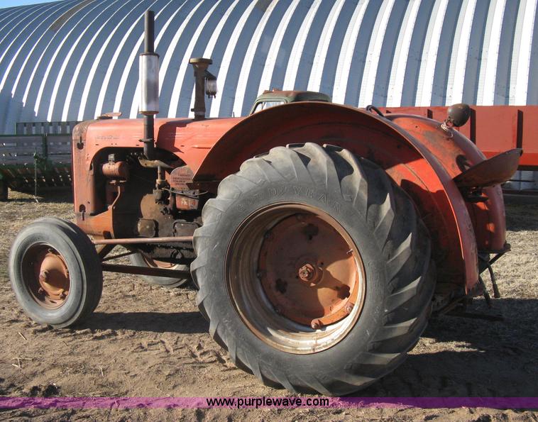 image for item I5675 Case LA tractor