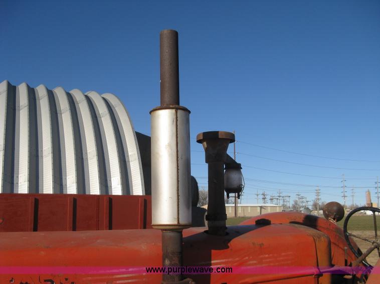 image for item I5675 Case LA tractor