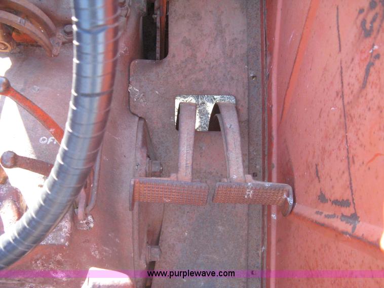 image for item I5675 Case LA tractor