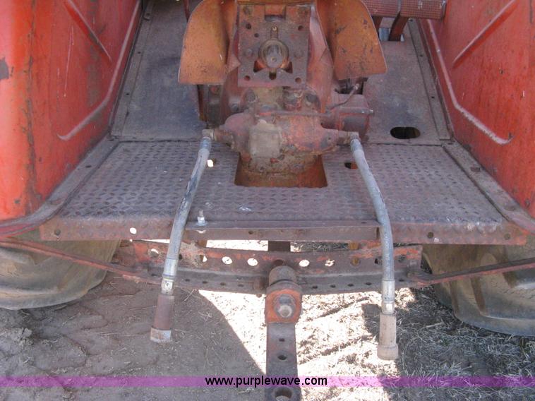 image for item I5675 Case LA tractor