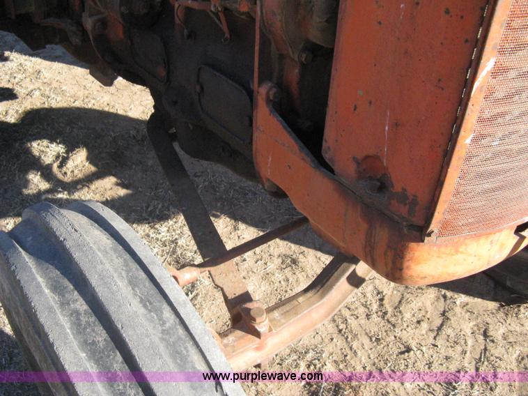 image for item I5675 Case LA tractor