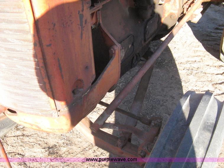 image for item I5675 Case LA tractor