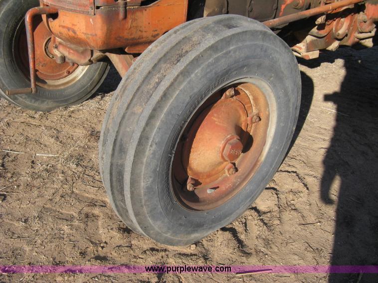 image for item I5675 Case LA tractor