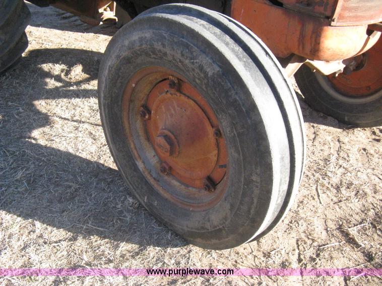 image for item I5675 Case LA tractor