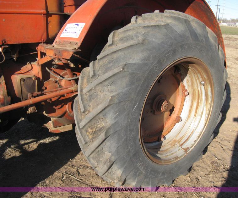 image for item I5675 Case LA tractor