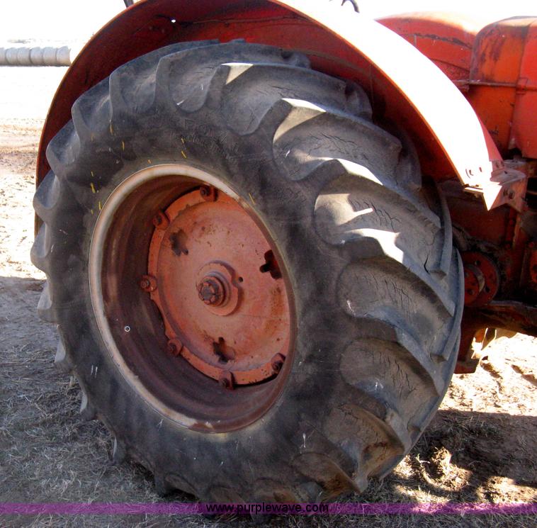 image for item I5675 Case LA tractor