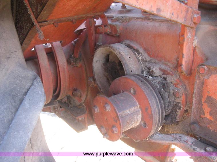 image for item I5675 Case LA tractor