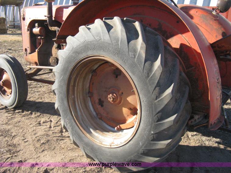 image for item I5675 Case LA tractor