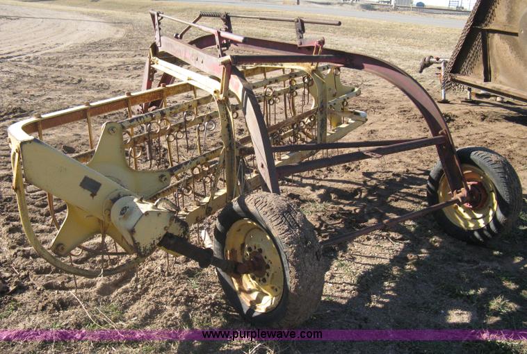 image for item I5678 New Holland 55 hay rake