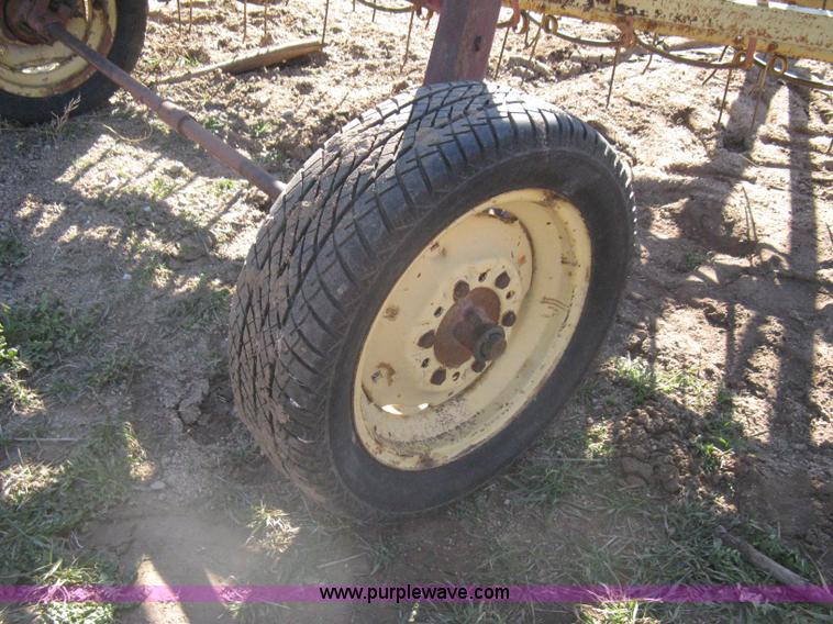 image for item I5678 New Holland 55 hay rake