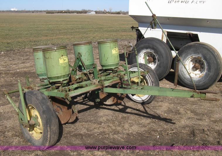 image for item I5693 John Deere two row vintage planter