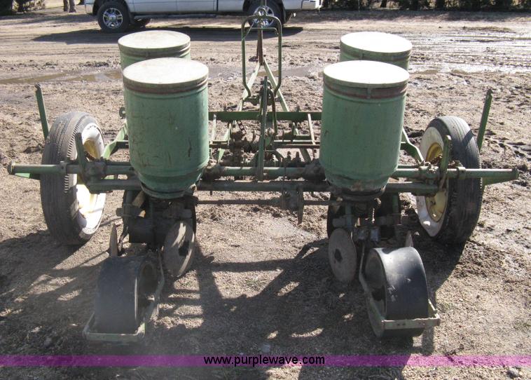 image for item I5693 John Deere two row vintage planter
