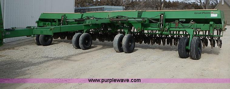 image for item I9396 Great Plains Solid Stand 30' folding drill