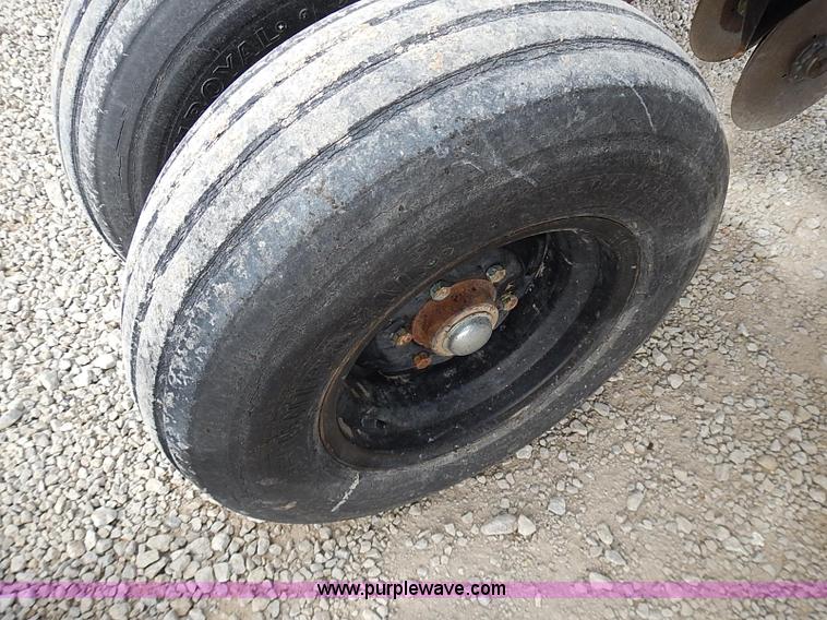 image for item I9396 Great Plains Solid Stand 30' folding drill