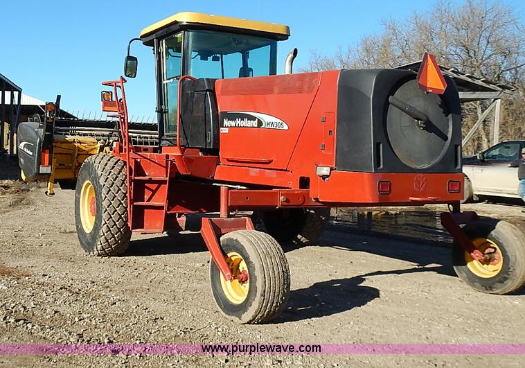 image for item I9407 2005 New Holland HW305 self-propelled windrower