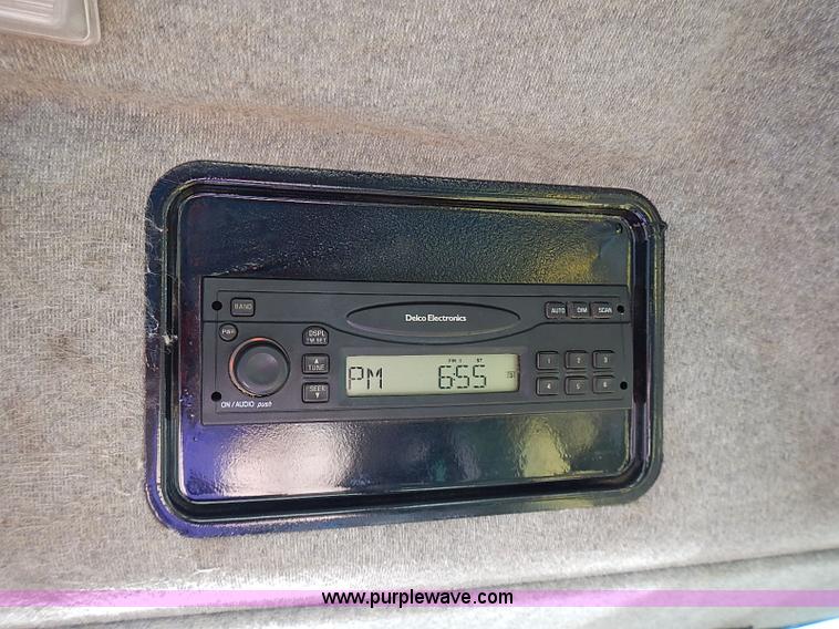 image for item I9407 2005 New Holland HW305 self-propelled windrower