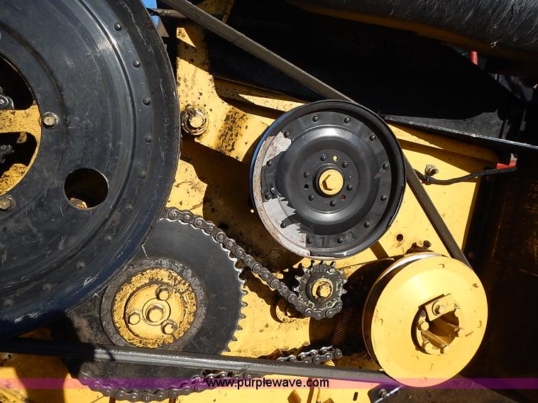 image for item I9407 2005 New Holland HW305 self-propelled windrower