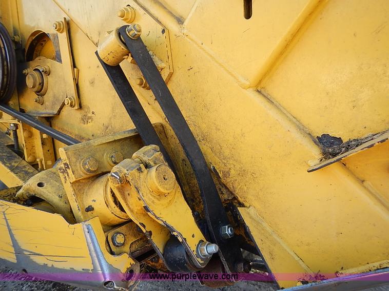 image for item I9407 2005 New Holland HW305 self-propelled windrower