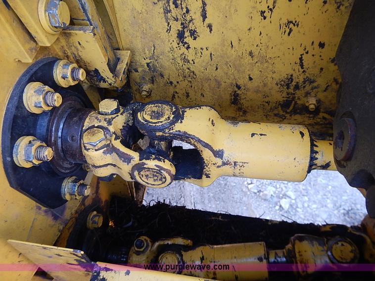 image for item I9407 2005 New Holland HW305 self-propelled windrower