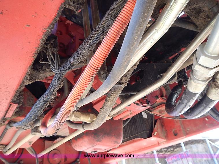 image for item I9407 2005 New Holland HW305 self-propelled windrower